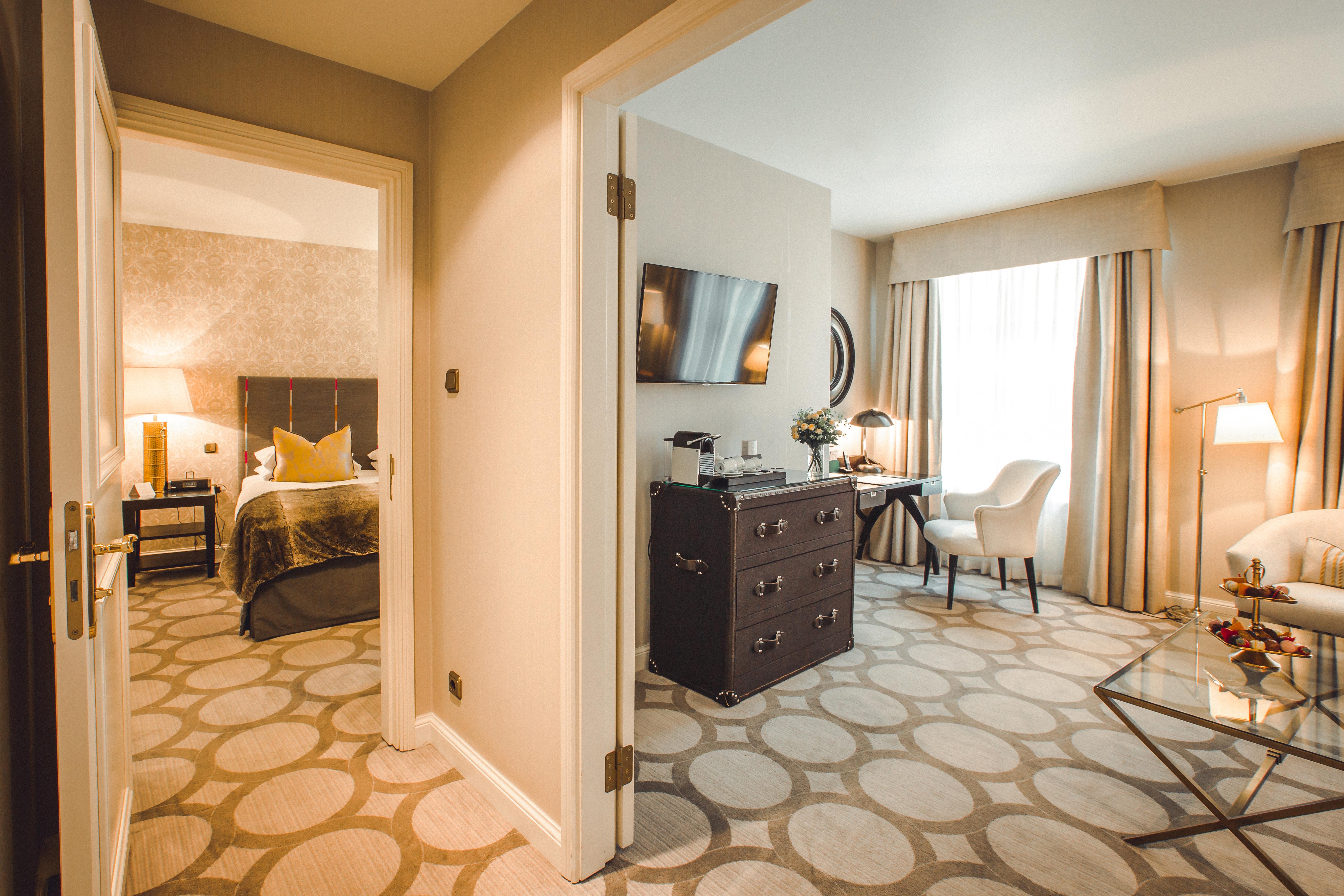 Grand Palace - Small Luxury Of The World Отель Рига