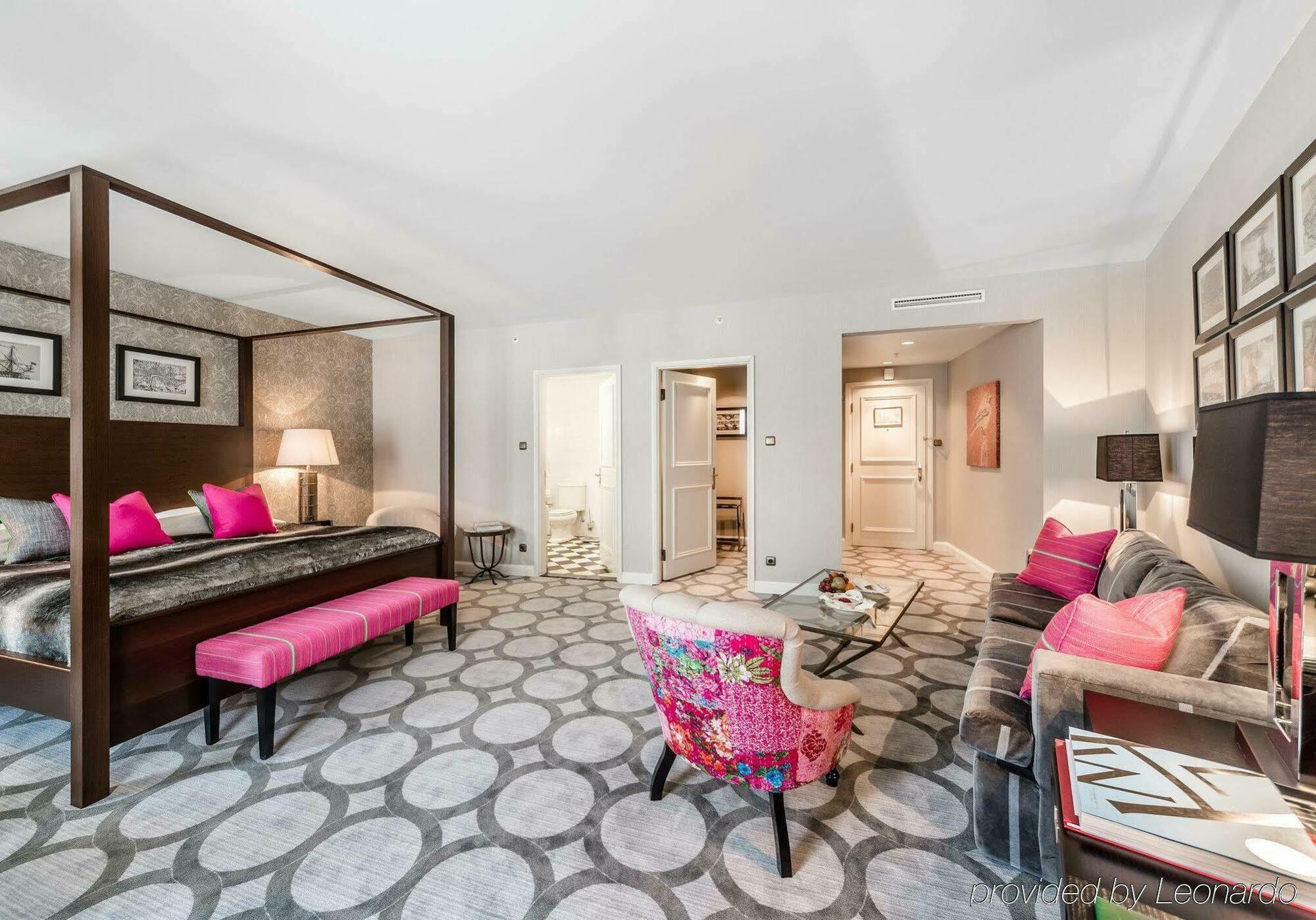 Grand Palace - Small Luxury Of The World Отель 5*